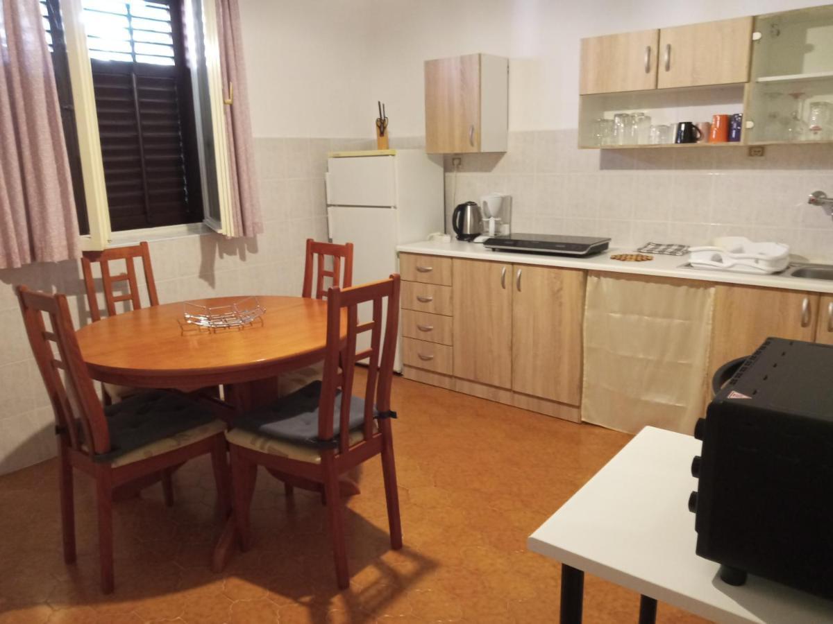 Apartman Sole Apartment Каригадор Екстериор снимка